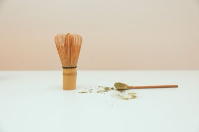Matcha vs thé vert : 1 technique pour un goût supérieur
