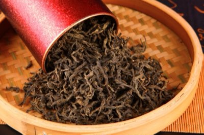 Pu-erh Aging: How Microbes Create 10 Years of Rich Flavor