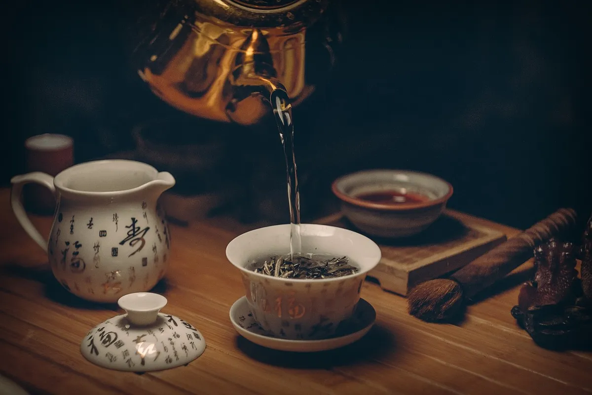 tea, cup, tea cup, pot, tea leaves, pour, pouring, pouring tea, tea time, tea ceremony, beverage, hot tea, drink, kitchenware, teapot, traditional, black tea, g