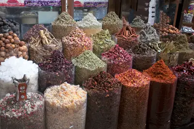 Chai indiano: come il cardamomo ha 311 kcal per 100g di spezie